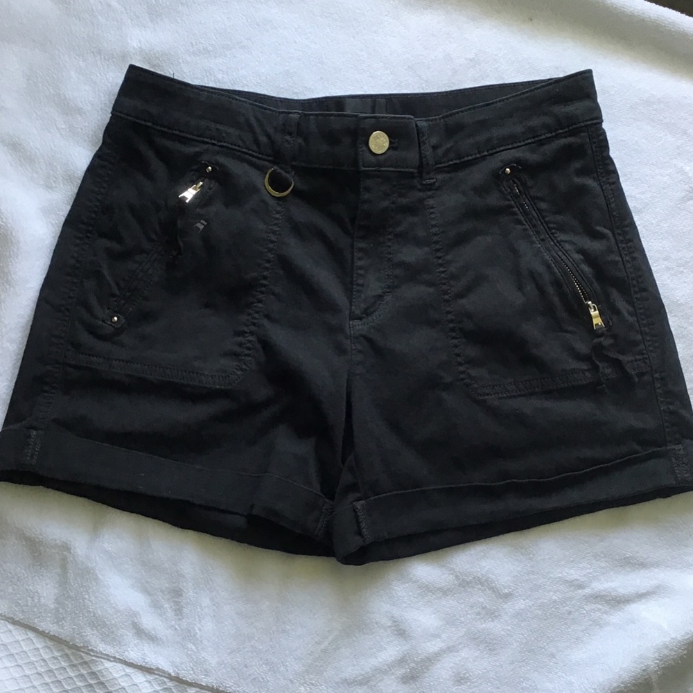 White House Black Market Black Mid-Rise Pret-A-Play Shorts size 6